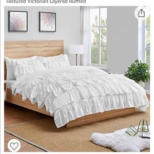 Ruffle duvet cover